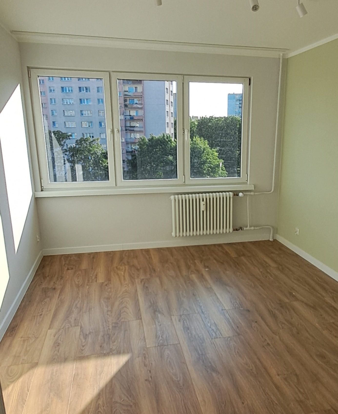 Home staging Szczecin przed i po – gabinet mieszkania przed przygotowaniem do sprzedaży