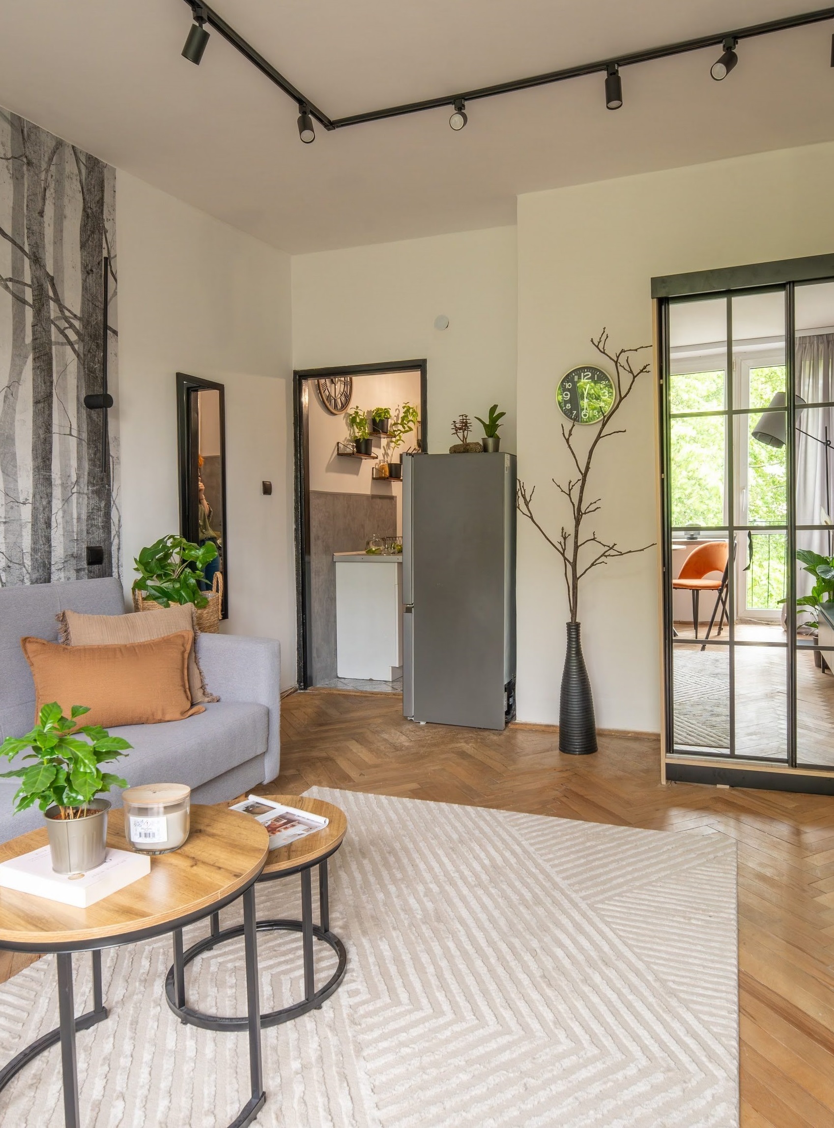 Home staging Szczecin przed i po – salon mieszkania po profesjonalnym home stagingu