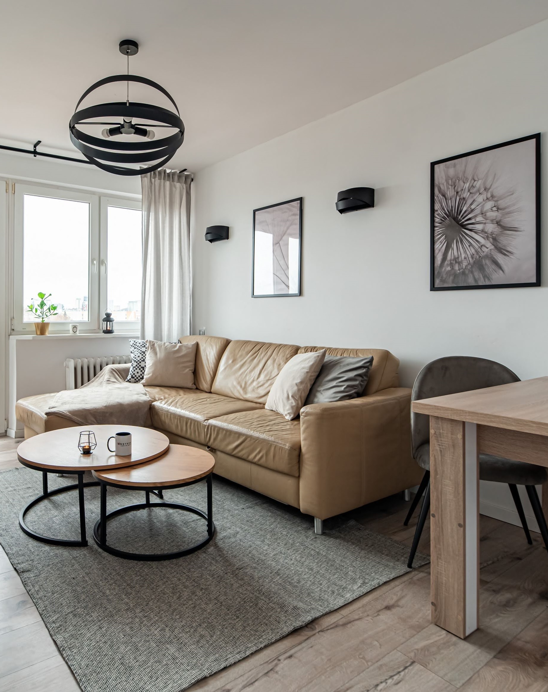 Home staging Szczecin przed i po – salon mieszkania po profesjonalnym home stagingu
